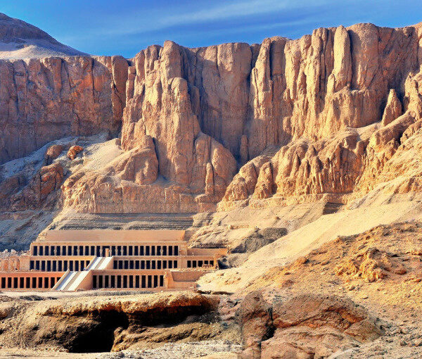 Tal der Könige in Luxor mit historischen Pharaonengräbern