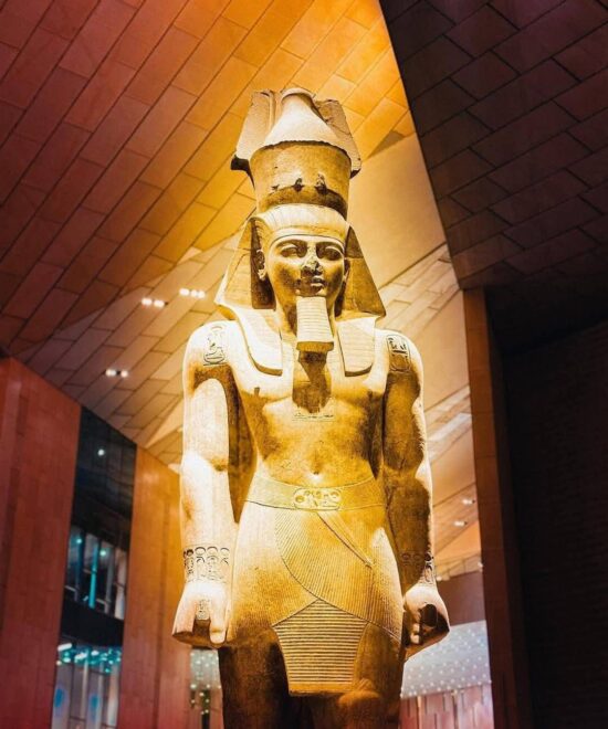 Pyramiden & Grand Egyptian Museum – Kairo Ausflug per Flug ab Hurghada