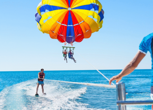 Wasseraktivitäten im Roten Meer: Schnorcheln, Inselbesuche und Begegnungen mit Delfinen