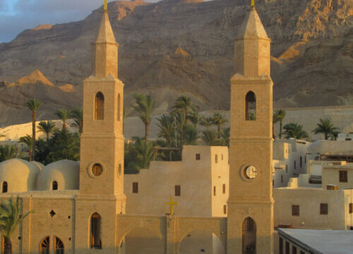 Private Tour zu den Klöstern von St. Antonius & St. Paulus ab Hurghada – Eine spirituelle und historische Reise durch die östliche Wüste Ägyptens